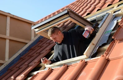 Pose de fenêtres de toit Velux à Landorthe